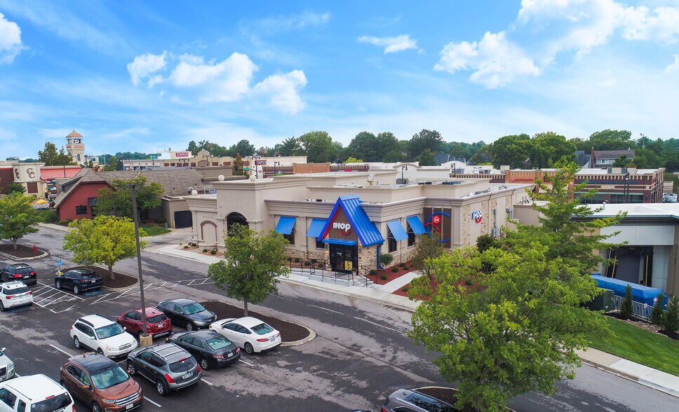 Primary Photo Of 8541 NW Prairie View Rd, Kansas City Restaurant For Sale