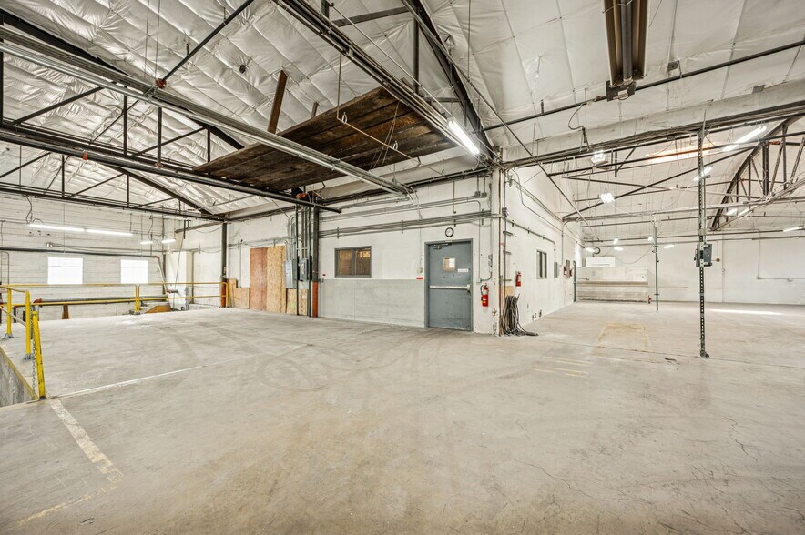More Photos Of 313 W Bayaud Ave, Denver Warehouse For Lease