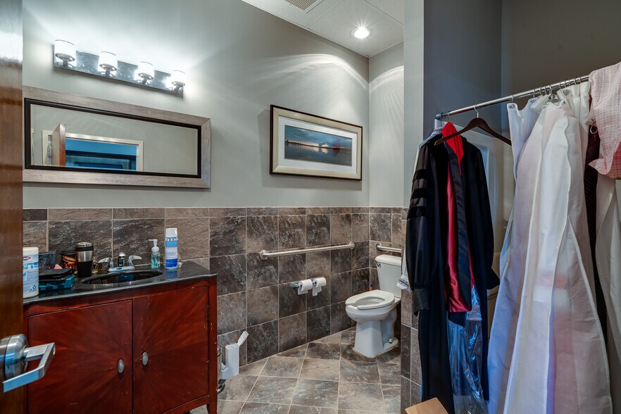 More Photos Of 3737 Stilesboro Rd NW, Kennesaw Flex For Sale