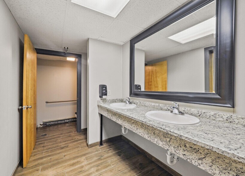 More Photos Of 520 N Main St, Cheboygan Office For Sale