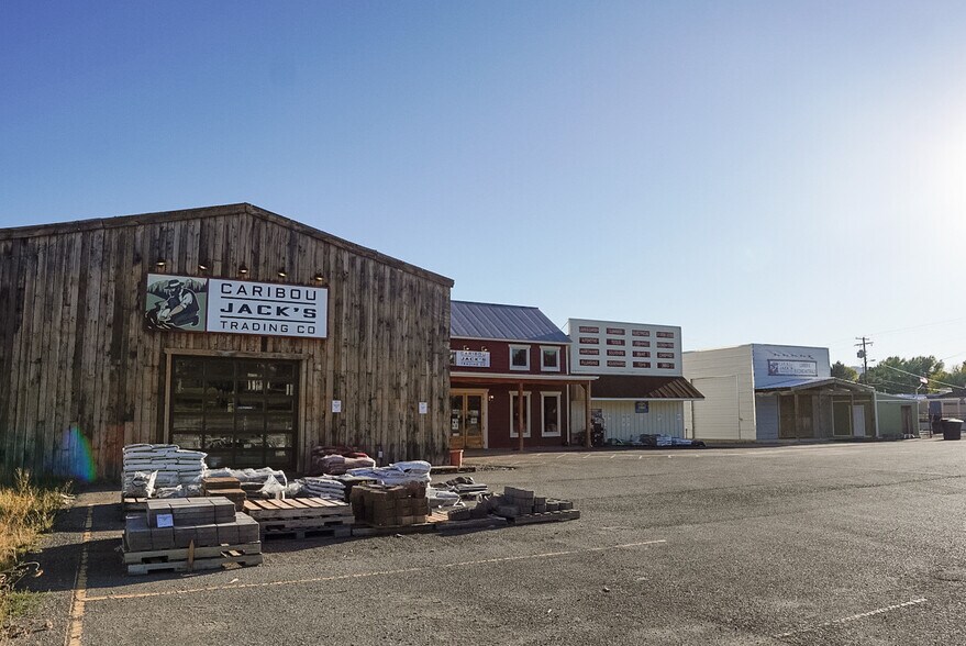 More Photos Of 50 N 2nd E, Soda Springs Convenience Store For Sale