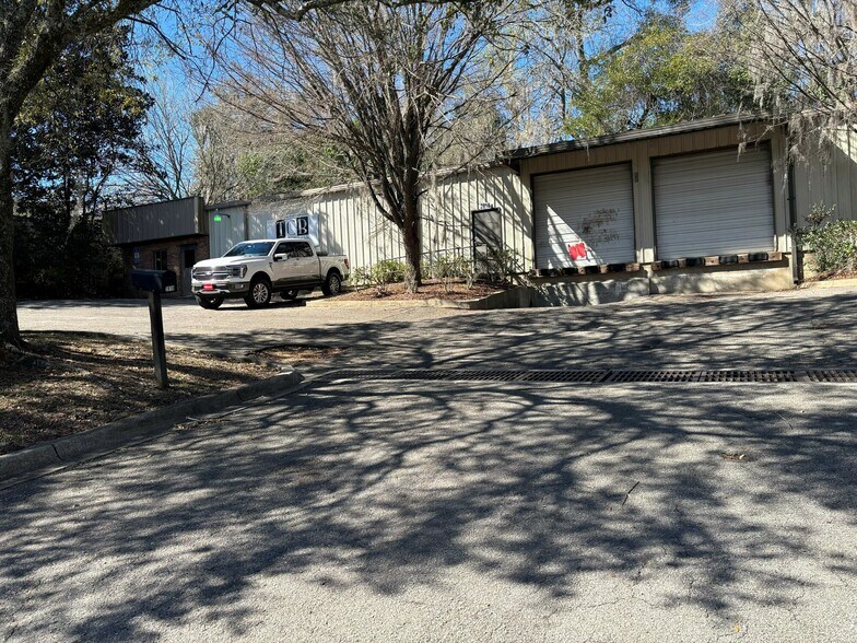 Primary Photo Of 2818 S Monroe St, Tallahassee Warehouse For Sale