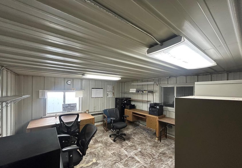 More Photos Of 3512 E Bench Rd, Dillon Manufacturing For Sale