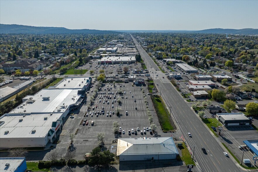 More Photos Of 14008-14024 E Sprague Ave, Spokane Vly, Spokane Valley Freestanding For Sale
