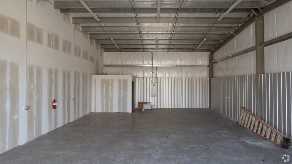 More Photos Of 1850 Chespark Dr, Gastonia Warehouse For Lease