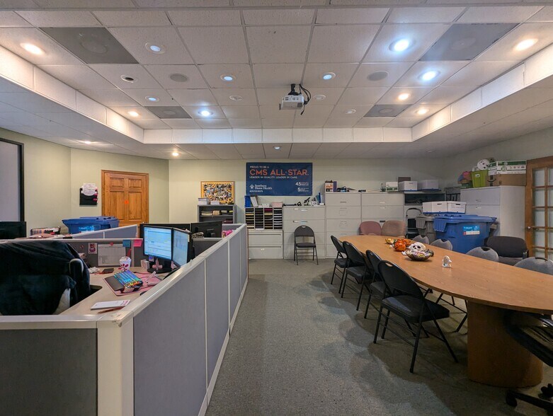 More Photos Of 2348 Highway 69 N, Nederland Office For Sale