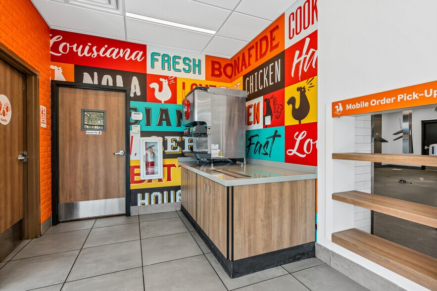 More Photos Of 2900 S Ridgewood Ave, Edgewater Specialty For Lease