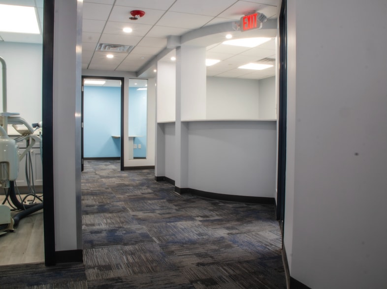 More Photos Of 826 Crescent St, Brockton Freestanding For Lease