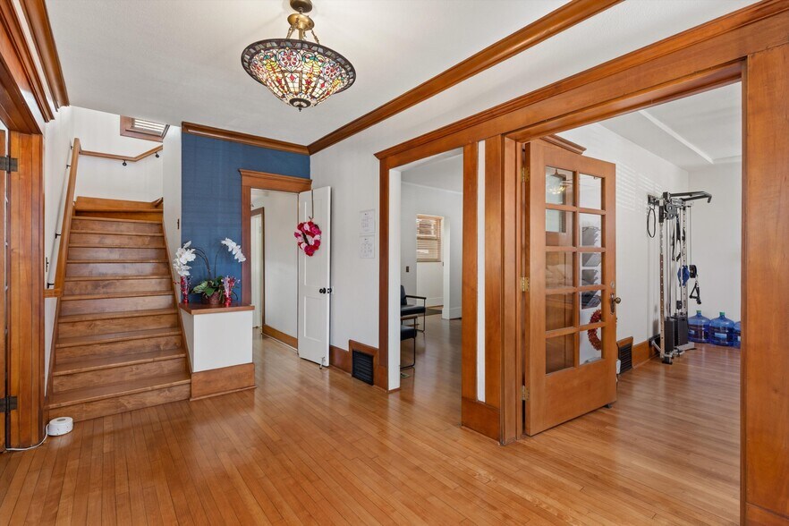 More Photos Of 106 Thorn St, San Diego Office Residential For Sale