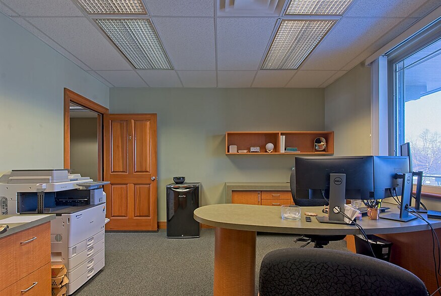 More Photos Of 10-24 Remick Blvd, Springboro Medical For Sale