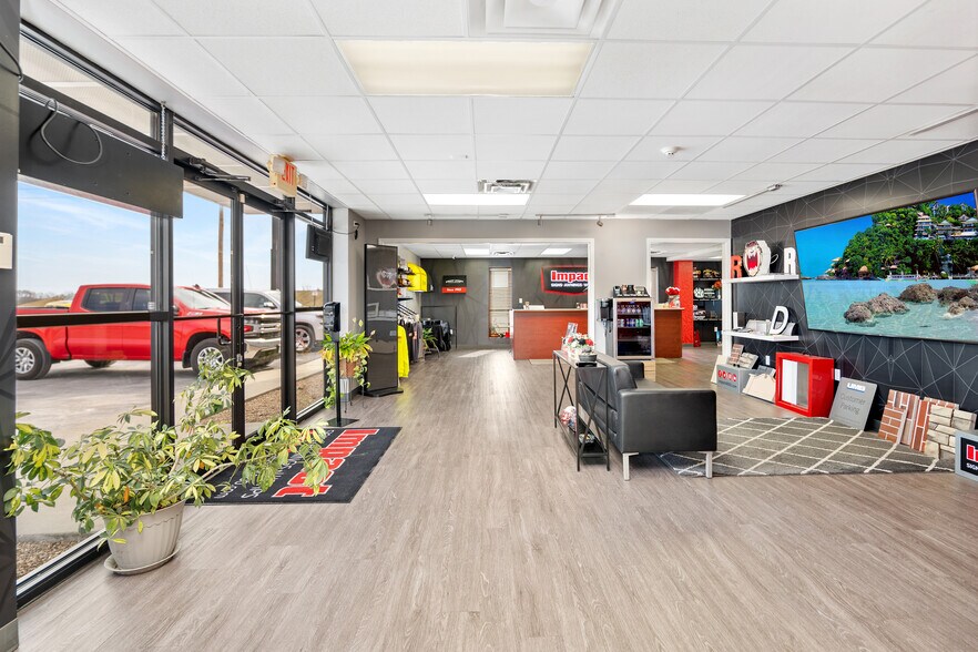 More Photos Of 22705 Highway 65, Sedalia Warehouse For Sale