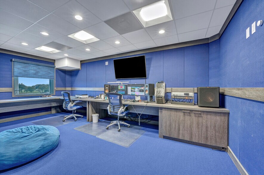 More Photos Of 5465 NW 36th St, Miami Springs Office For Sale