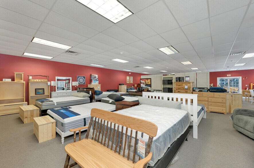 More Photos Of 1210 White Mountain Hwy, Ossipee Freestanding For Sale