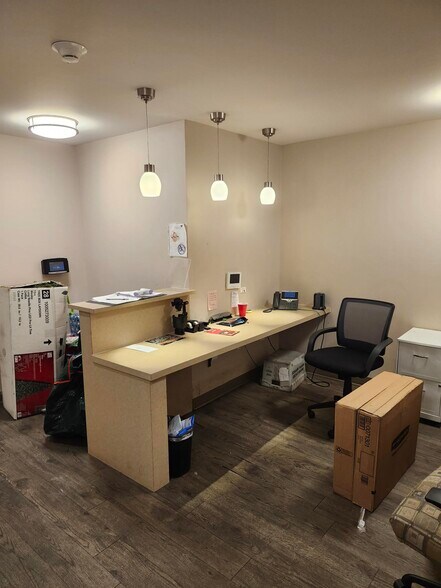 More Photos Of 1843 W Lexington St, Baltimore Office For Lease