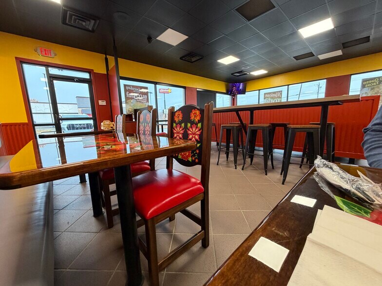 More Photos Of 1501 E Euclid Ave, Des Moines Fast Food For Sale