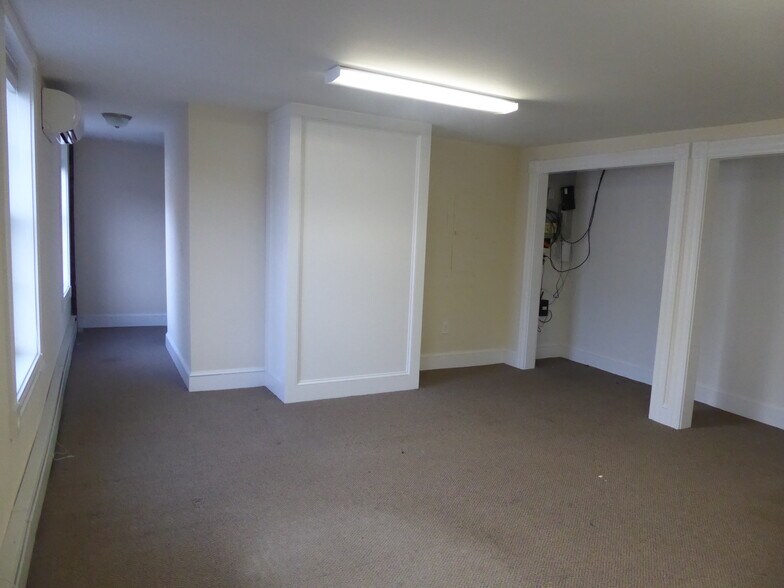 More Photos Of 107 Church Hill Rd, Sandy Hook Office For Lease