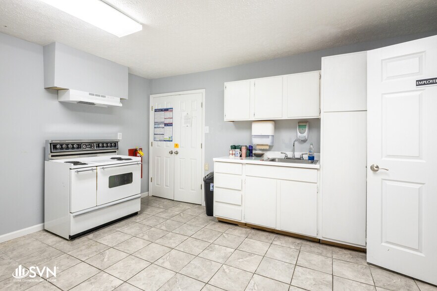 More Photos Of 1606 US Highway 27 N, Cynthiana Office For Lease