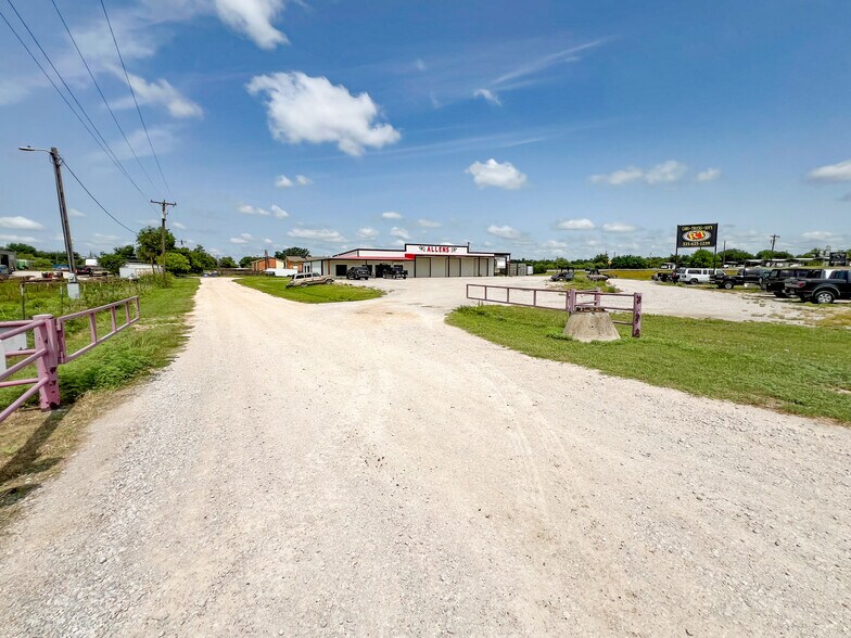 More Photos Of 1307 US-84, Coleman Warehouse For Sale