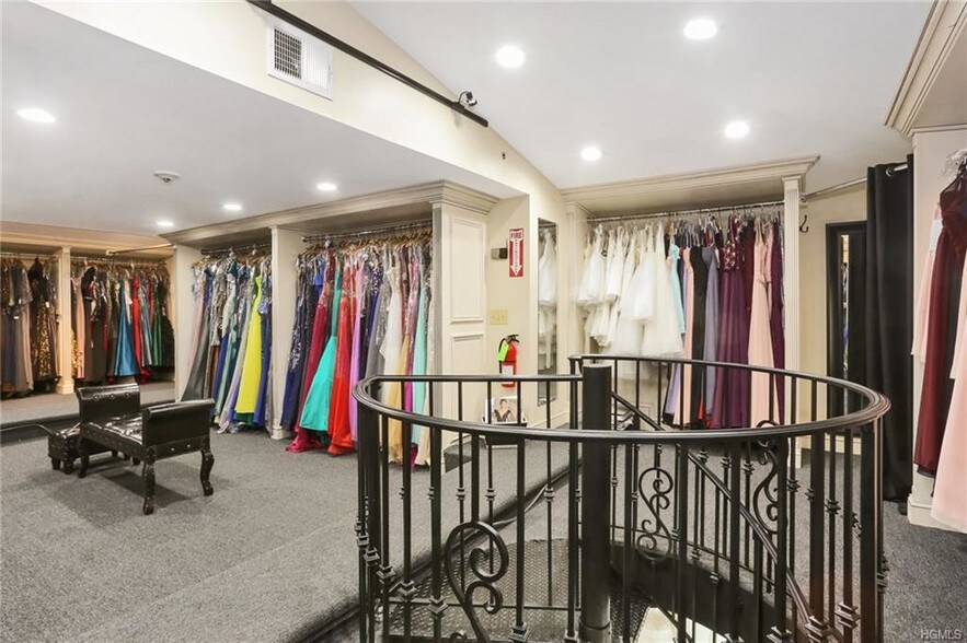 More Photos Of 35 S Middletown Rd, Nanuet Office For Lease