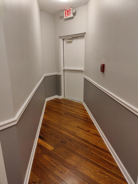 More Photos Of 106 E 5th Ave, Mount Dora Storefront Retail Office For Lease