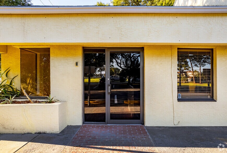 More Photos Of 8588 Starkey Rd, Seminole Medical For Sale