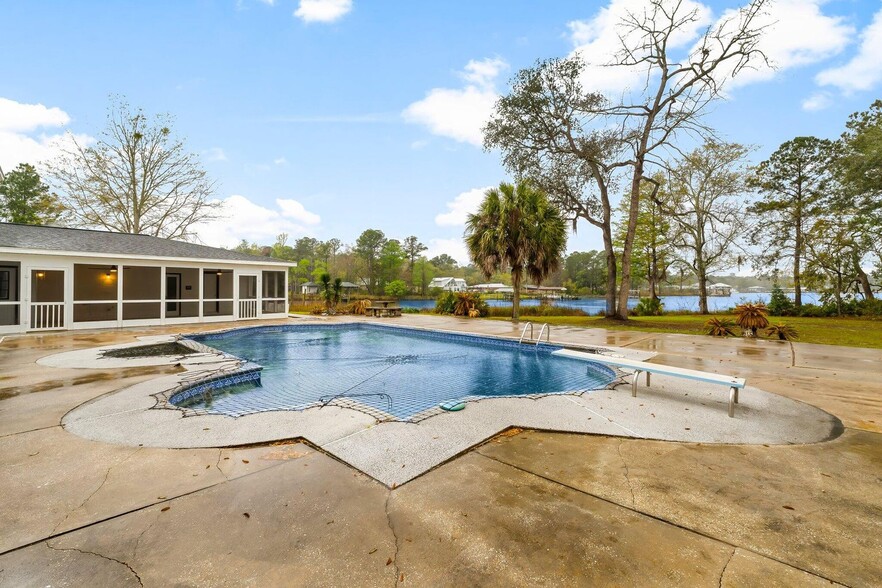 More Photos Of 680 Mallet Bayou Rd, Freeport Lodge Meeting Hall For Sale