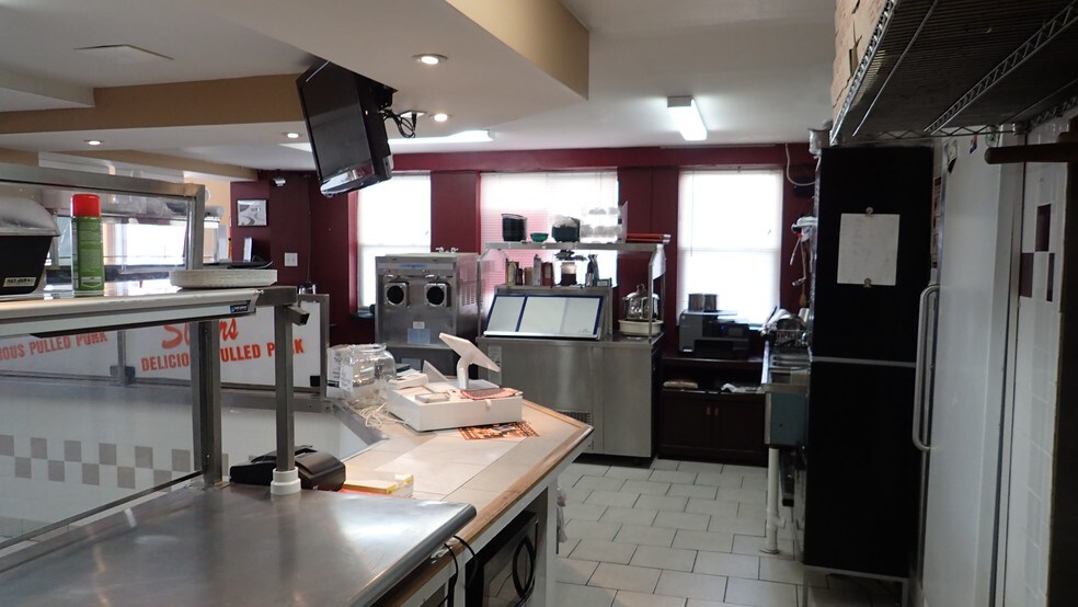 More Photos Of 1130 Pembroke Rd, Bethlehem Storefront Retail Residential For Lease