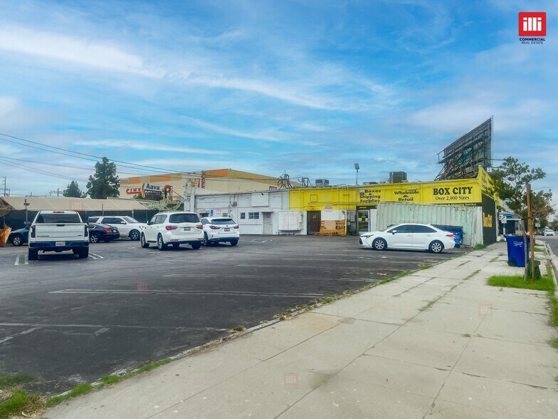 More Photos Of 12800-12806 Victory Blvd, North Hollywood Storefront For Lease