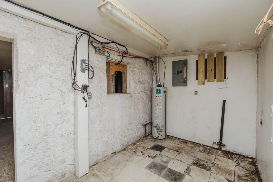 More Photos Of 1610 W 6th Ave, El Dorado General Retail For Sale