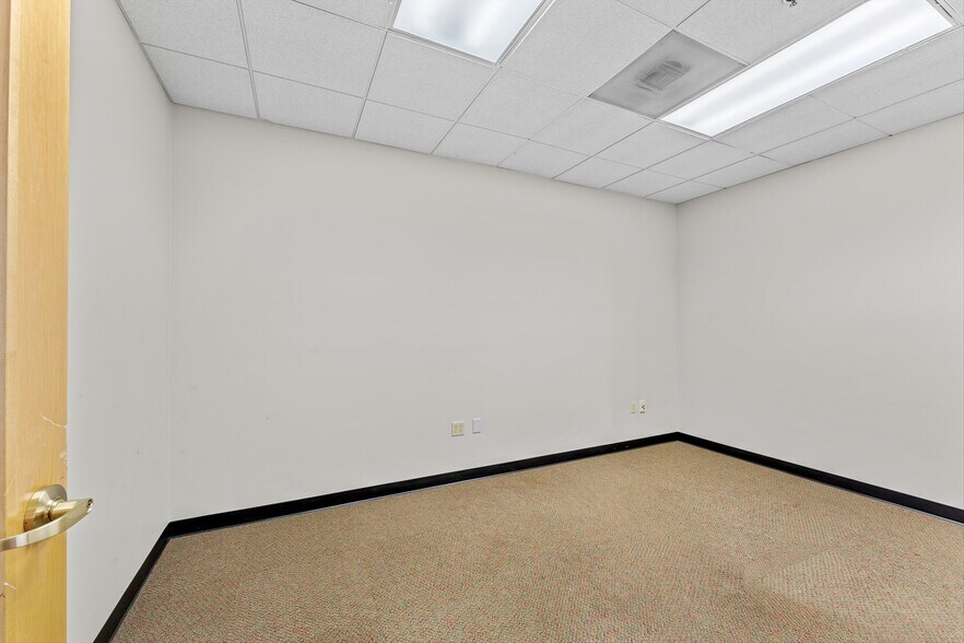 More Photos Of 2030 NE Martin Luther King Jr Blvd, Portland Office For Lease