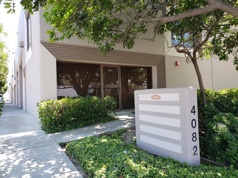 More Photos Of 4082 N Southbank Dr, Oxnard Manufacturing For Sale