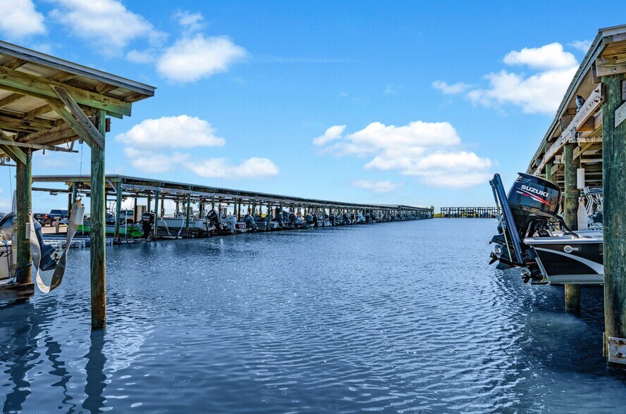 More Photos Of 4242 Laguna Shores Rd, Corpus Christi Marina For Lease