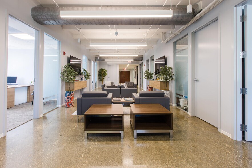 More Photos Of 3250 Mary St, Coconut Grove Office For Lease