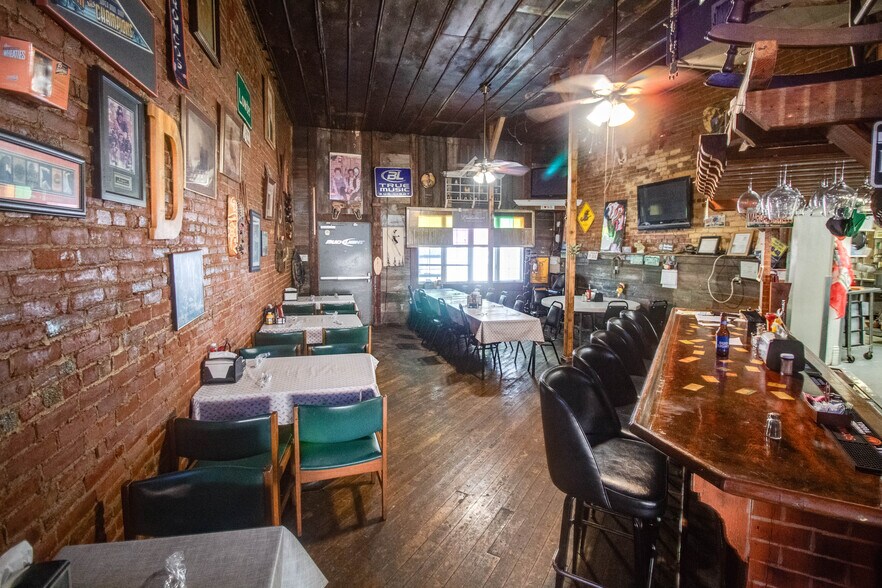 More Photos Of 223 N Pearl St, Waverly Restaurant For Sale