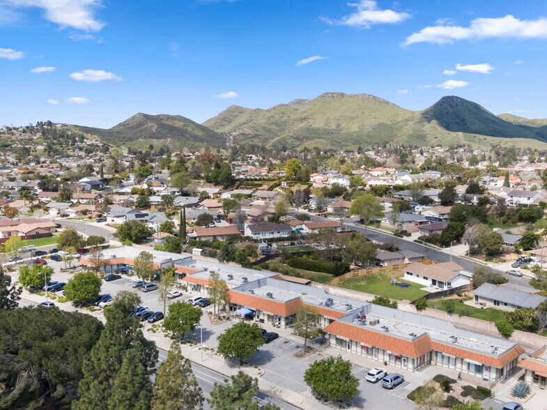 More Photos Of 3327 Kimber Dr, Thousand Oaks Unknown For Lease