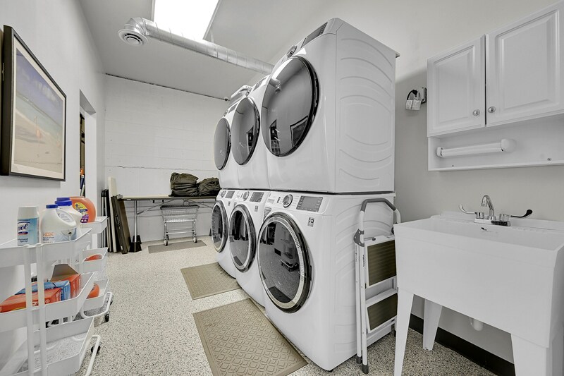 More Photos Of 704 S Monaco Pky, Denver Auto Repair For Sale