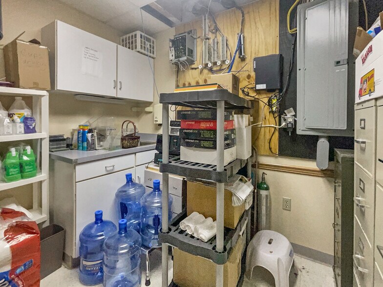 More Photos Of 608 N High St, Millville Medical For Sale