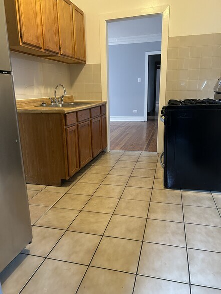 More Photos Of 6841 S Dante Ave, Chicago Apartments For Sale