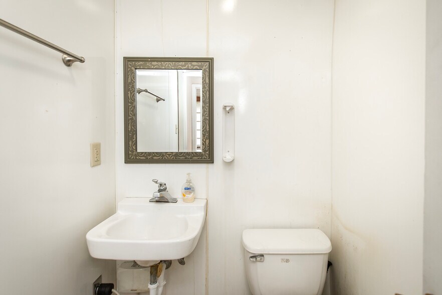 More Photos Of 2911 Pine St, Arkadelphia Medical For Sale