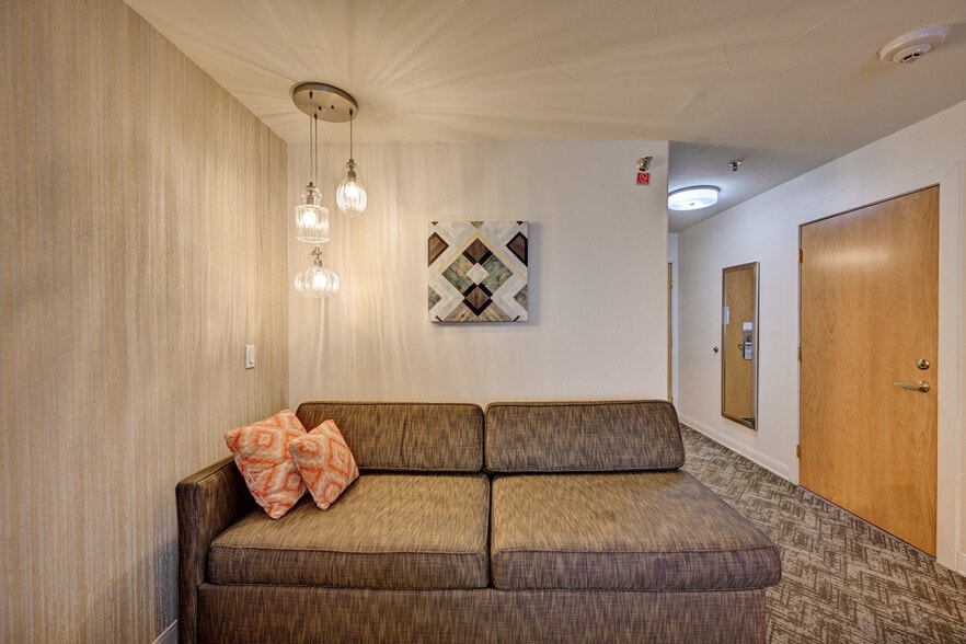 More Photos Of 733 US Highway 24 N, Buena Vista Hotel For Sale