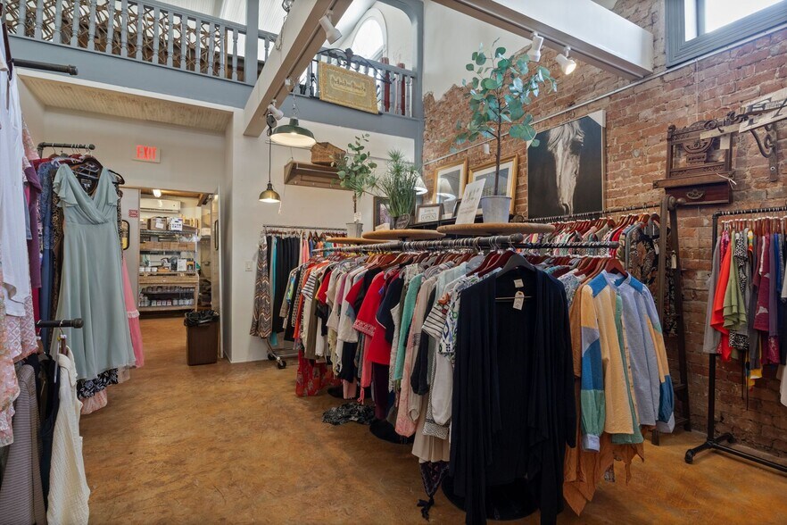 More Photos Of 219 N Main St, Winnsboro Storefront For Sale