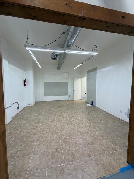 More Photos Of 5221 Pacific Blvd, Huntington Park Warehouse For Lease