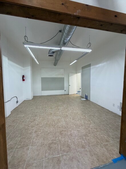 More Photos Of 5221 Pacific Blvd, Huntington Park Warehouse For Lease