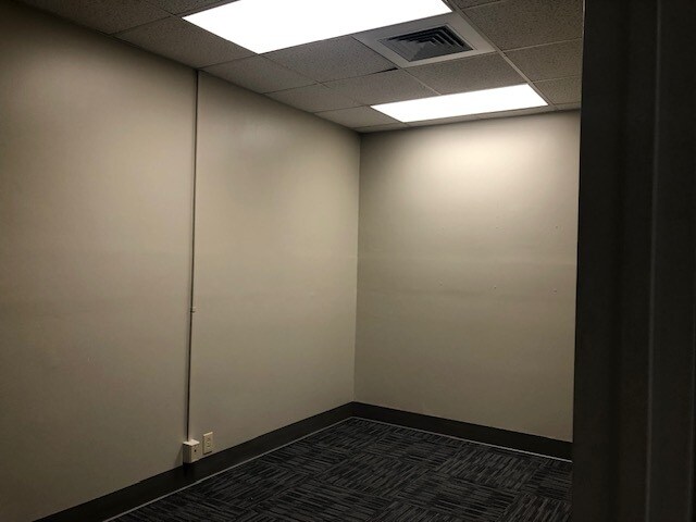 More Photos Of 2445 Onslow Dr, Jacksonville Bank For Sale