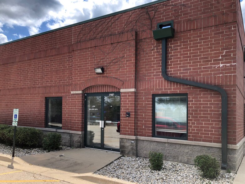 More Photos Of 1268-1282 W Spring St, South Elgin Storefront Retail Office For Lease