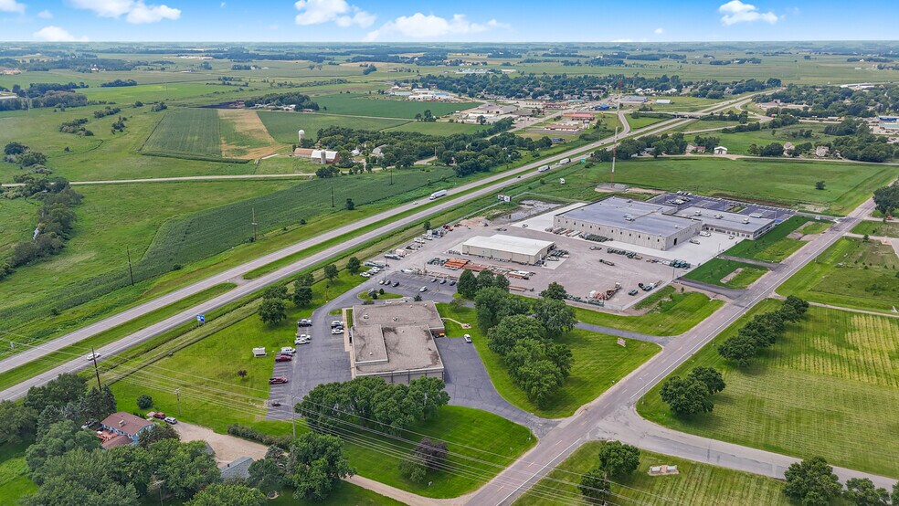 More Photos Of 900 Kraft Dr SE, Melrose Light Distribution For Lease