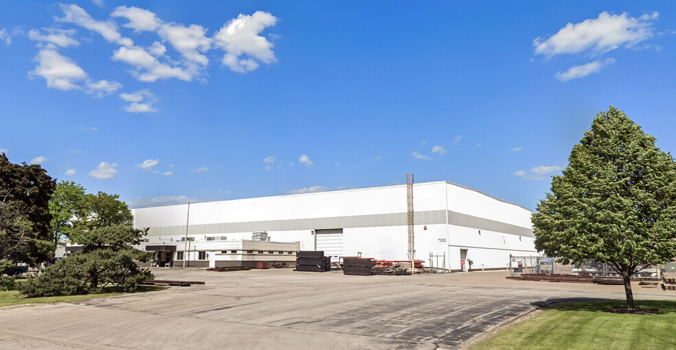 Primary Photo Of 6900 S 10th St, Oak Creek Warehouse For Lease