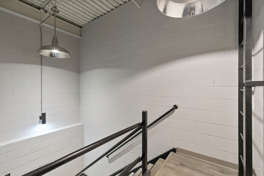 More Photos Of 1506 Staples Mill Rd, Richmond Office For Sale