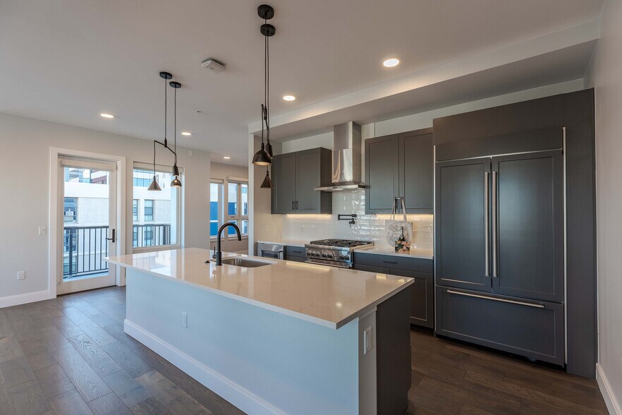 More Photos Of 1840 Market St, Denver Apartments For Lease