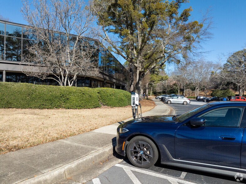 More Photos Of 6075 The Corners Pky, Peachtree Corners Office For Lease